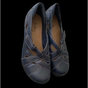 Clarks Womens Ashland Spin Q Closed Toe Slip-On Shoe. Sz 8m